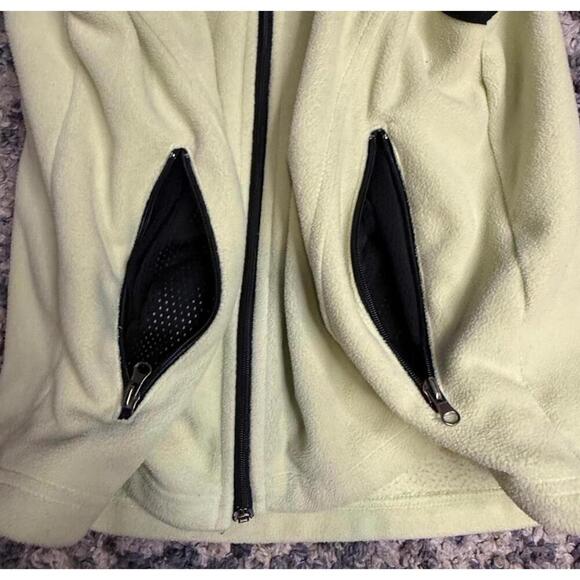 Yellowstone fleece vest cream zip up L soft warm outdoor travel layering piece - Picture 4 of 8